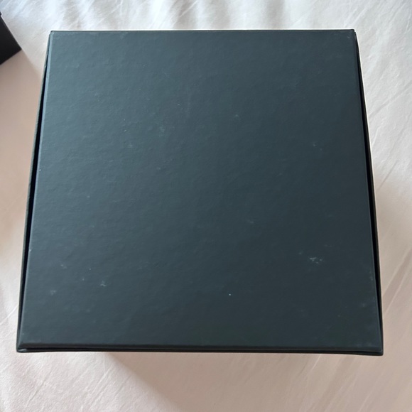 Used Chanel storage box - Picture 3 of 4